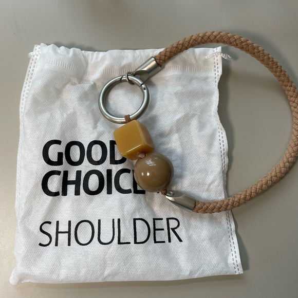 Brazilian Necklace - cord and resin - Picture 5 of 8